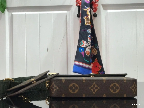 LOUIS GO & FELICIE VUITTON STRAP 0106